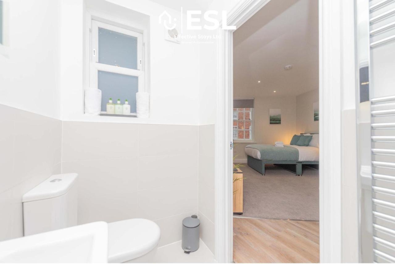 Studio 2, Second Floor Town Centre Apartment Shrewsbury Dış mekan fotoğraf