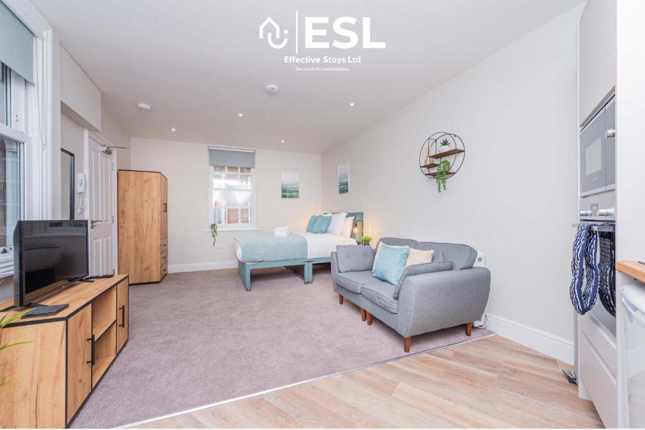 Studio 2, Second Floor Town Centre Apartment Shrewsbury Dış mekan fotoğraf
